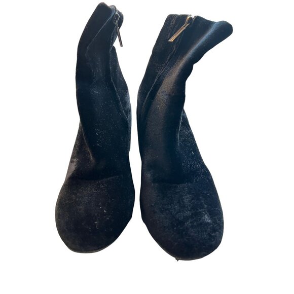 Kenneth Cole Renna Black Velvet Ankle Booties Boots Embroidered Size 7 - Picture 2 of 6